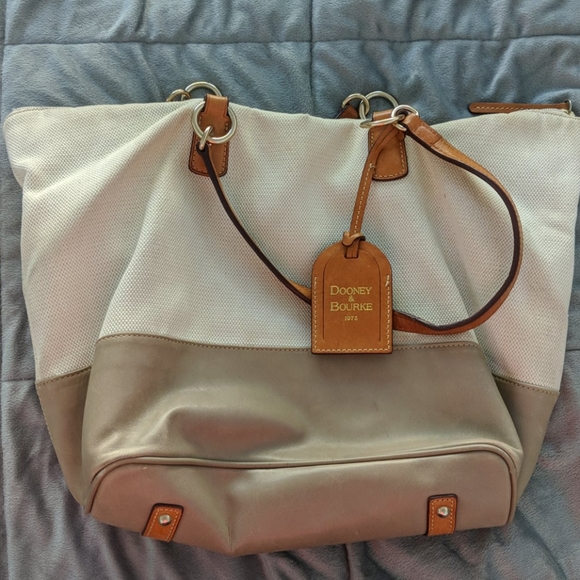 Dooney & Bourke Handbags - Genuine Dooney & Burke Tote